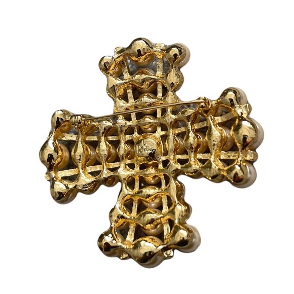 Vintage Joan Rivers Pearl Maltese Cross Brooch Pin - Picture 5 of 6